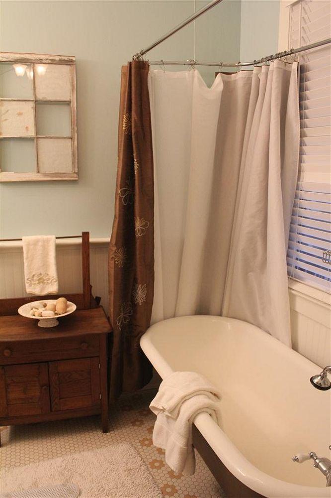 Carroll House Bed & Breakfast Bay St. Louis ภายนอก รูปภาพ