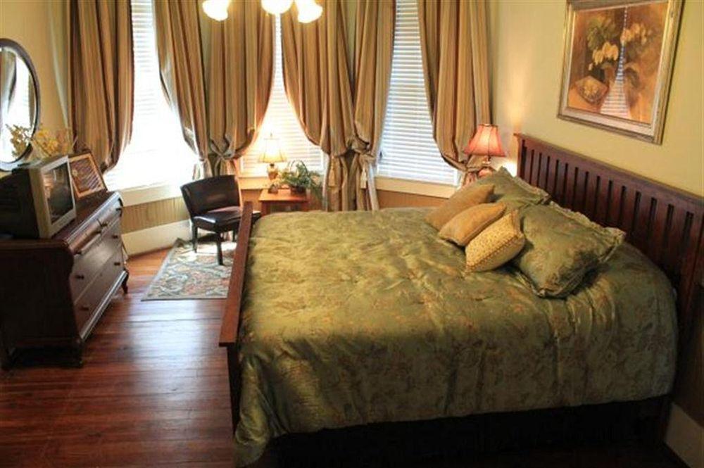 Carroll House Bed & Breakfast Bay St. Louis ภายนอก รูปภาพ