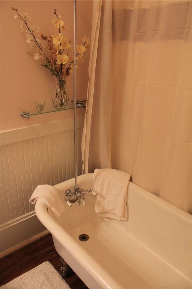 Carroll House Bed & Breakfast Bay St. Louis ภายนอก รูปภาพ